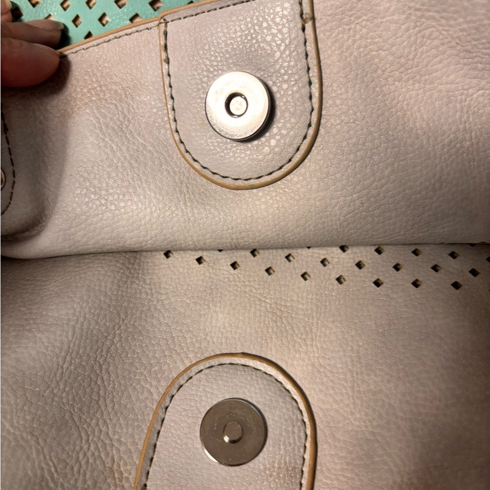 CARLOS by CARLOS Santana Mila Tote - Picture 7 of 17